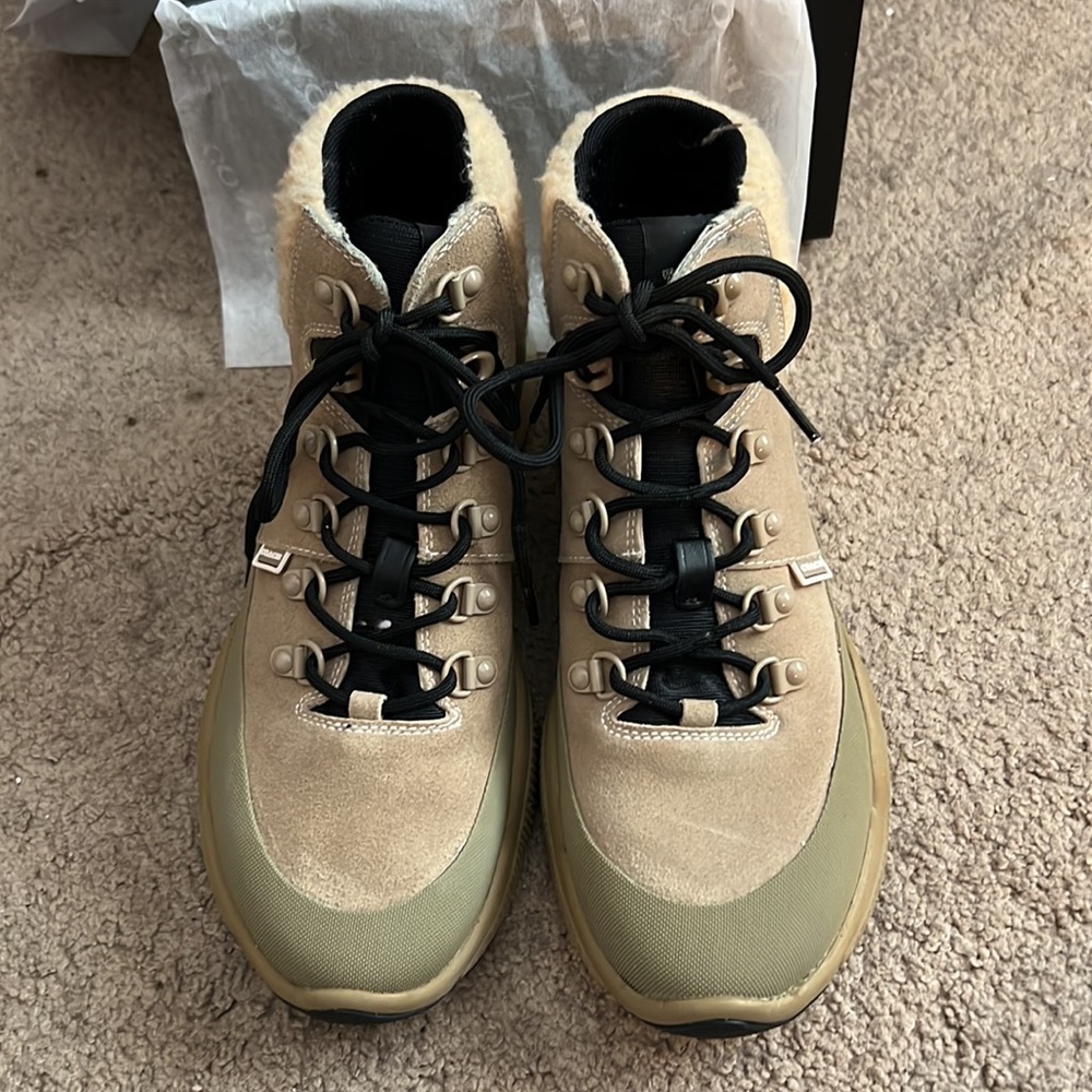 Coach Citysole Hiker, Size 8. - Picture 2 of 9